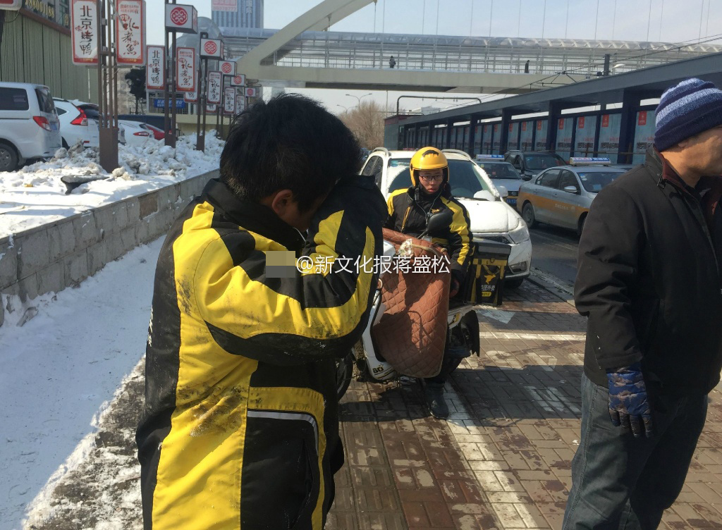 老人带孙子横穿铁路当场身亡老人带孙子横穿铁路当场身亡，事件背后的警示与反思